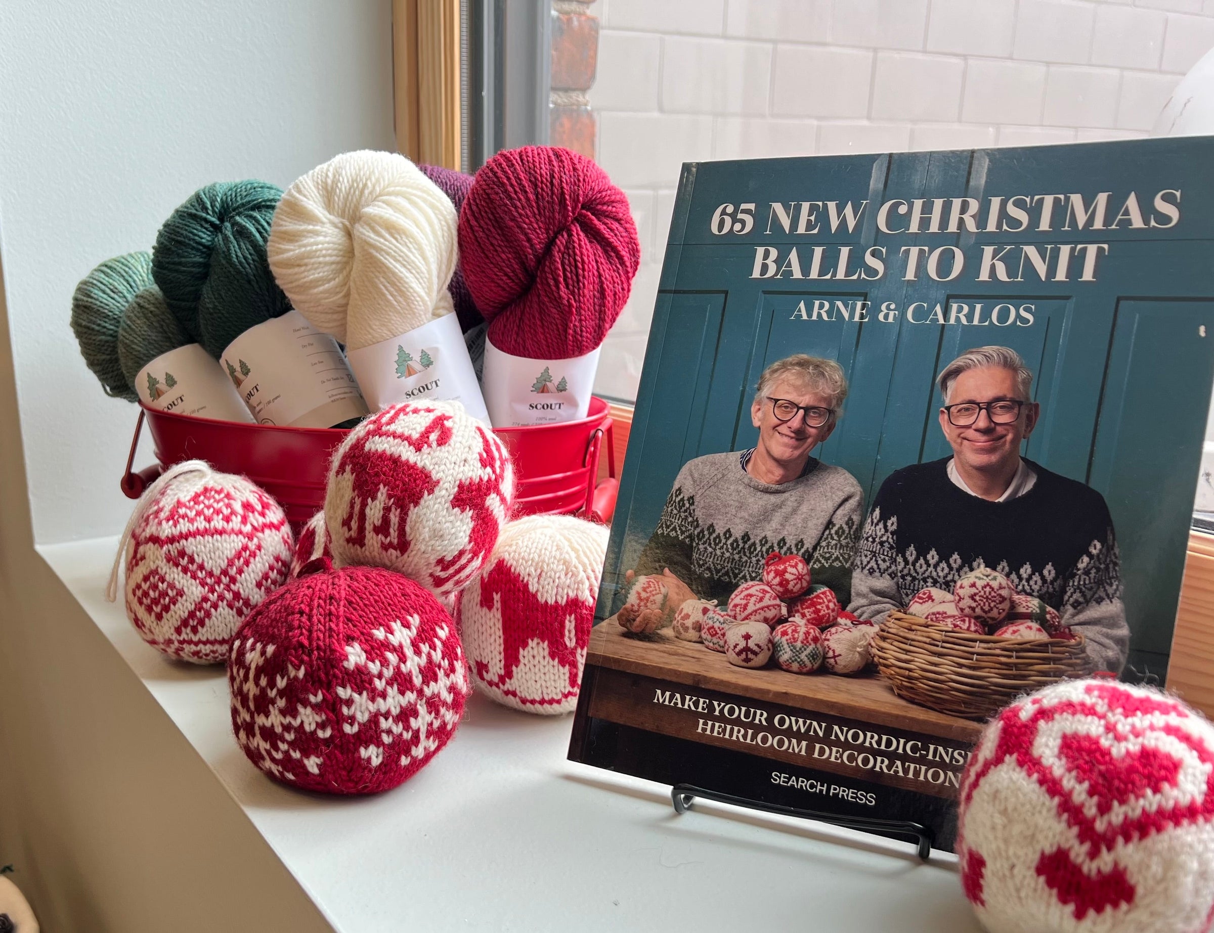 Arne & Carlos Christmas Ball Supplies