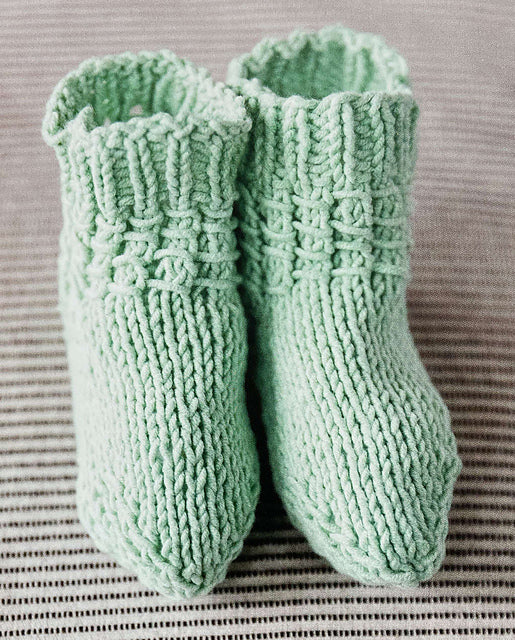 Knit 2 Socks in 1